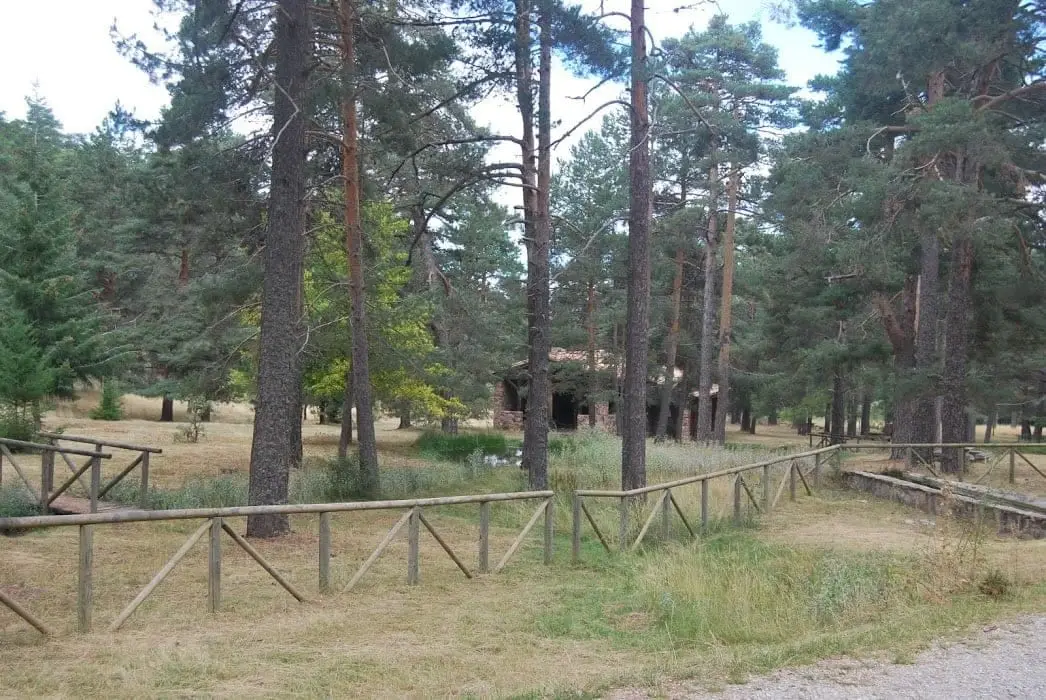 Área recreativa El Angosto, Alcoroches