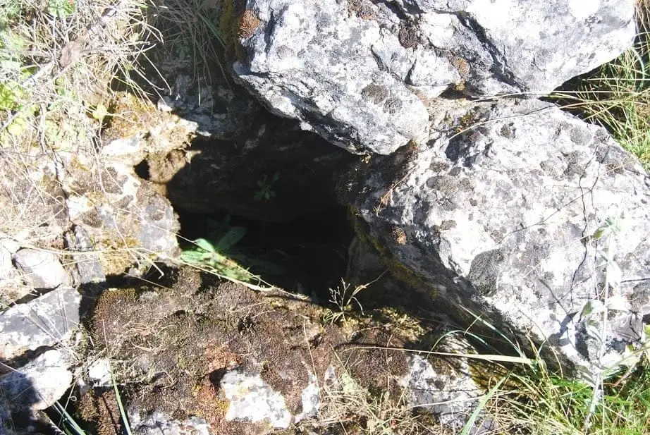 Nacimiento del Río Guadiela, Cueva del Hierro