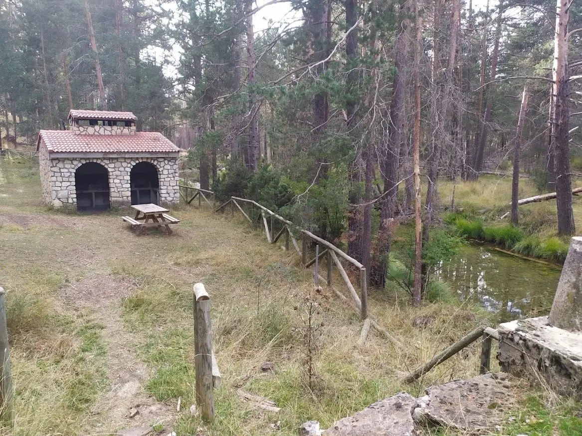 Puente de las 3 provincias, Checa