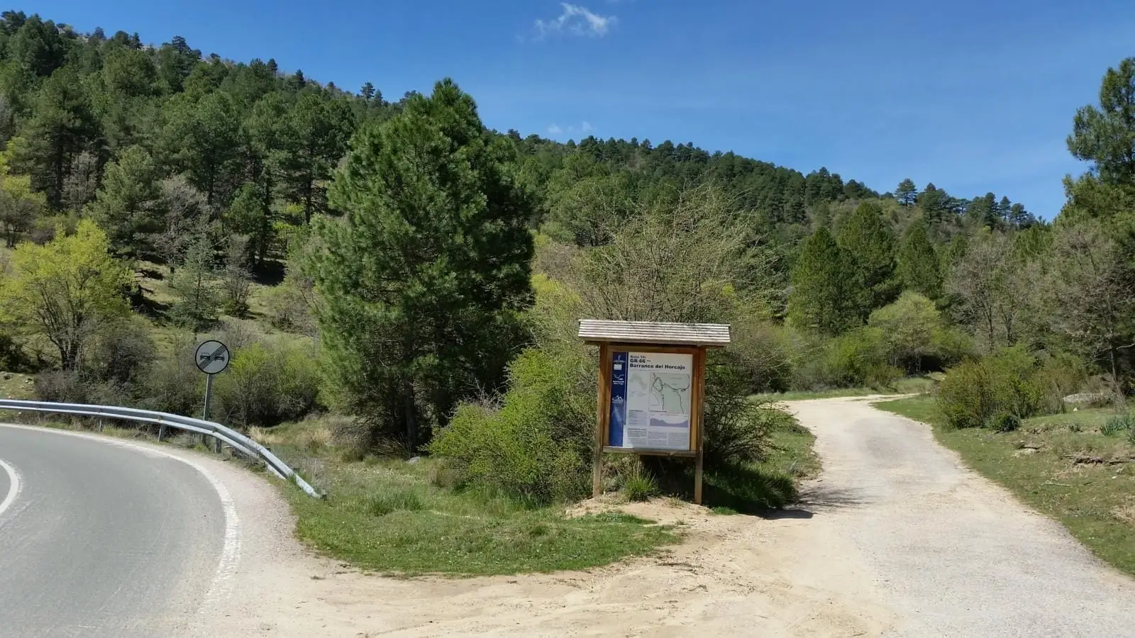 RG PNAT 10 Ruta del Barranco del Horcajo, Masegosa